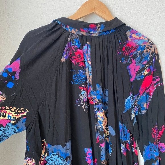 Free People Meadow Lark Tunic Blouse Oversized Abstract Floral Print - XS - EUC - Picture 4 of 8